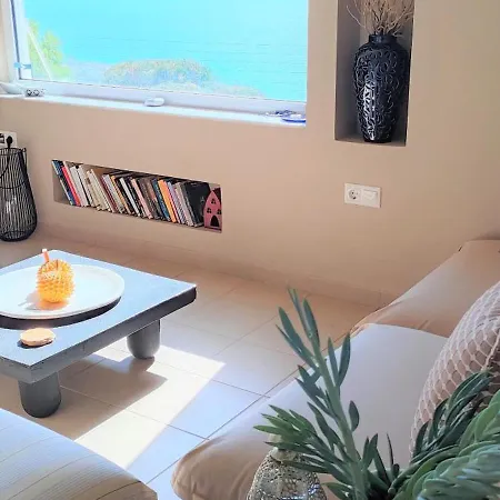 Appartement Garden 1 *